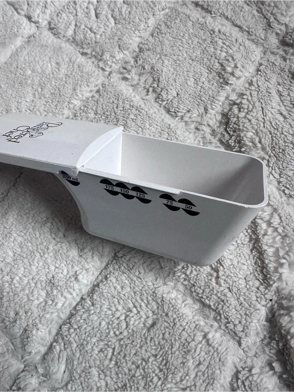 Pampered Chef | Adjustable Slide Measuring Cup 1/4 to 1 cup ML On Other Side